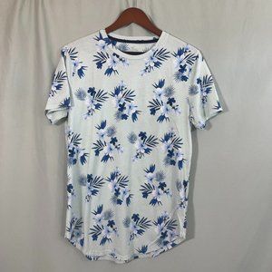 Hollister Men's Medium Printed Curved Hem T-Shirt